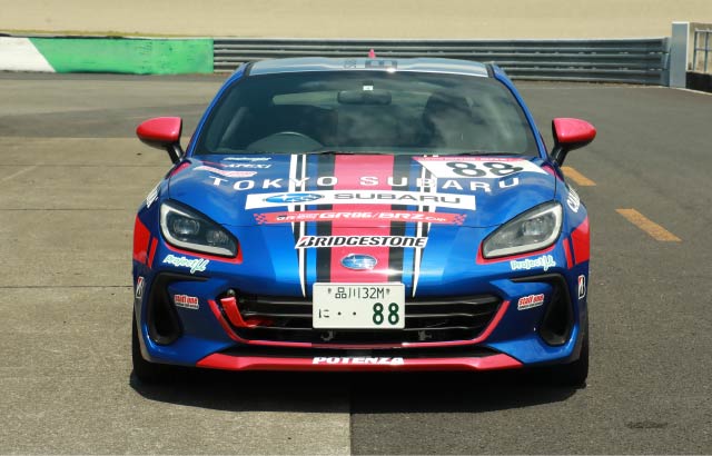 競技用モデル「SUBARU BRZ　Cup Car Basic」をベースにオリジナルのラッピングを施したレースカー